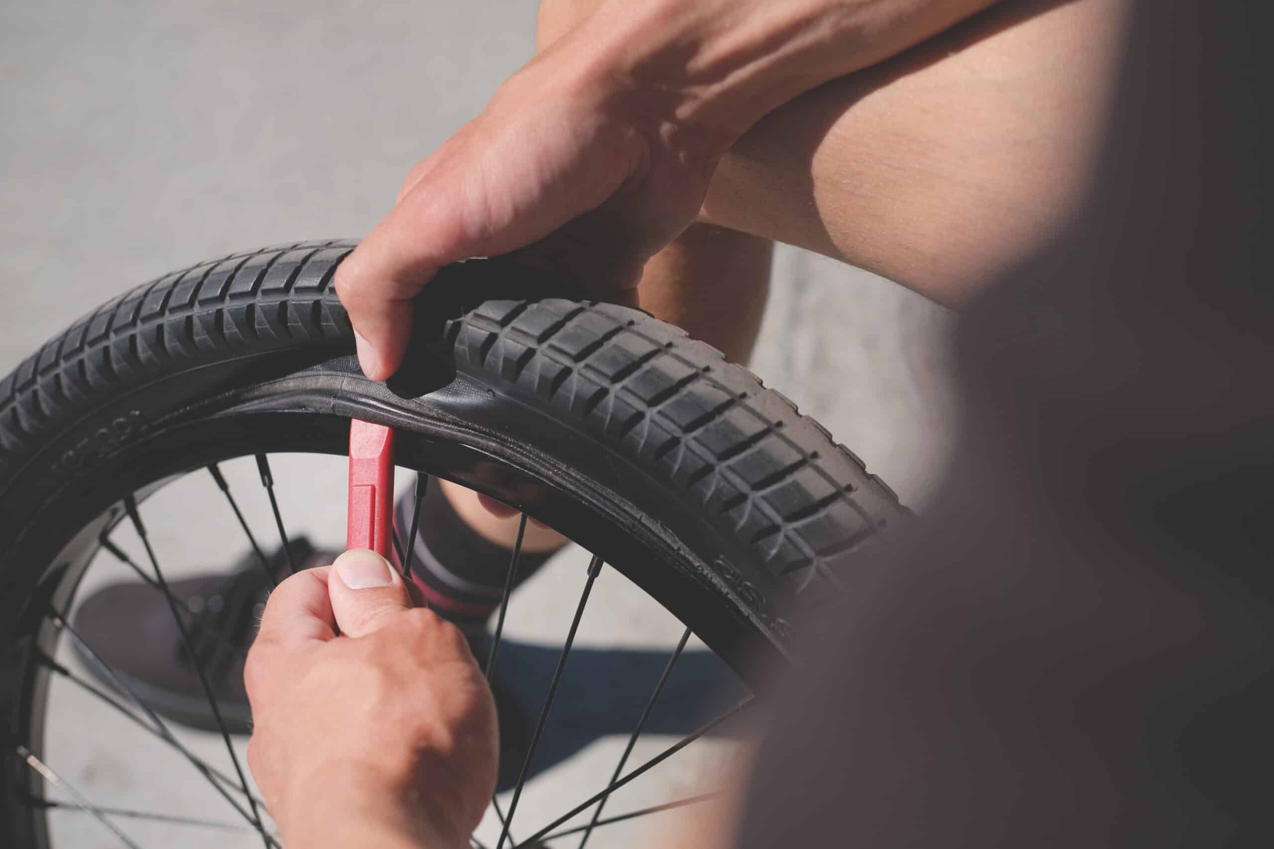 Réparation pneu vélo